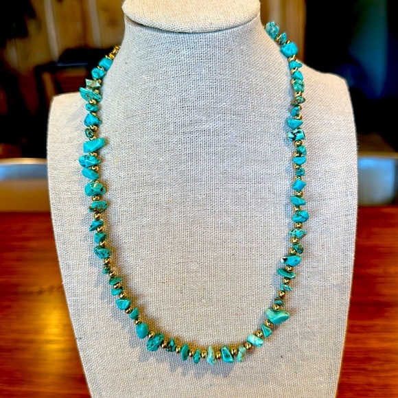 Turquoise and gold tone necklace - Picture 1 of 3